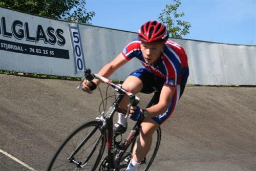 Tord+Flydal+p%E5+2000+meter+bane